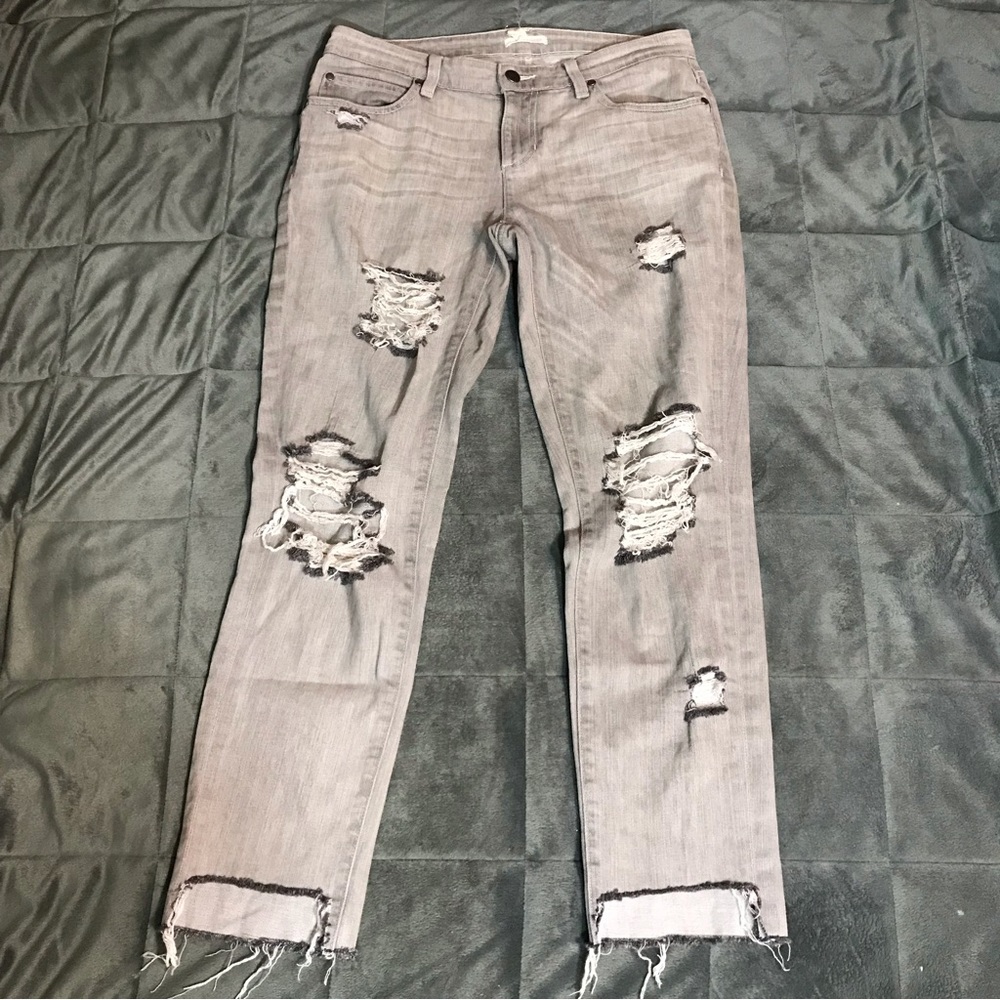 💙Eileen Fisher Gray Distressed Jeans